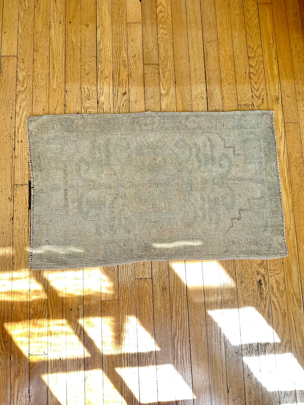 Vintage Turkish Oushak Rug - Neutral