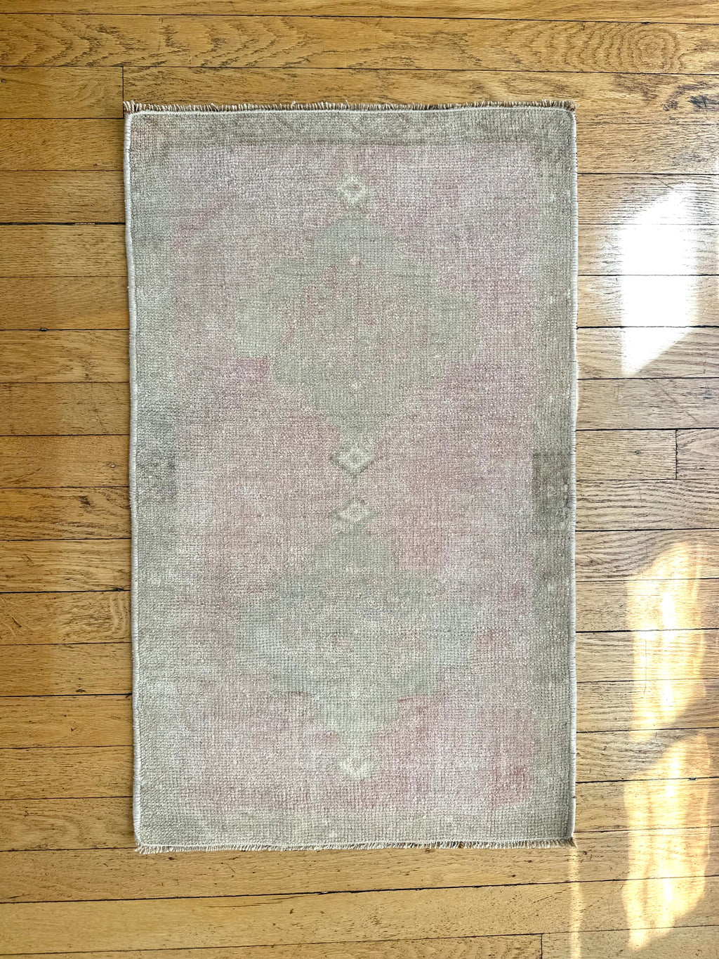 Vintage Turkish Oushak Rug - Neutral & Pink