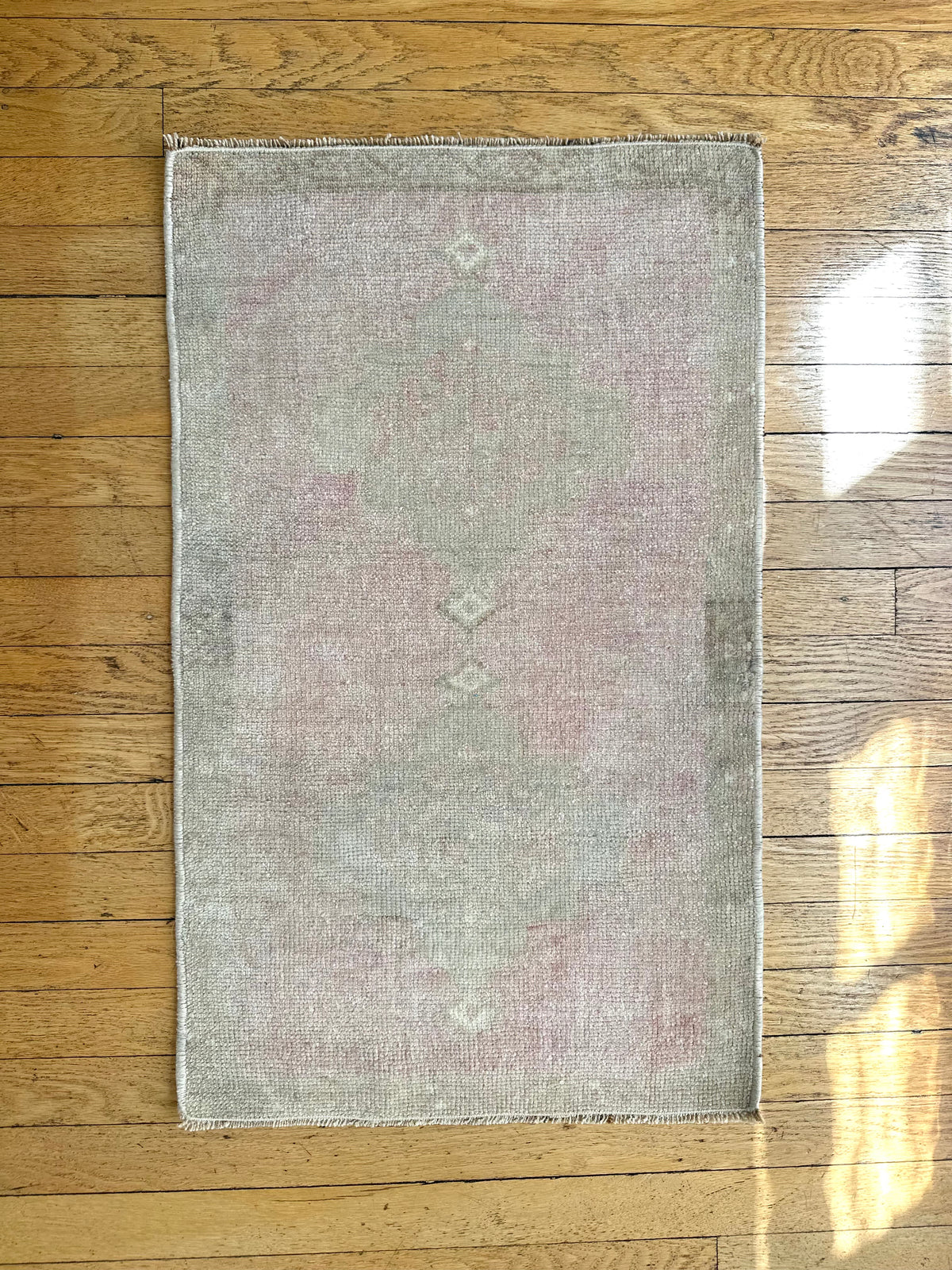 Vintage Turkish Oushak Rug - Neutral & Pink