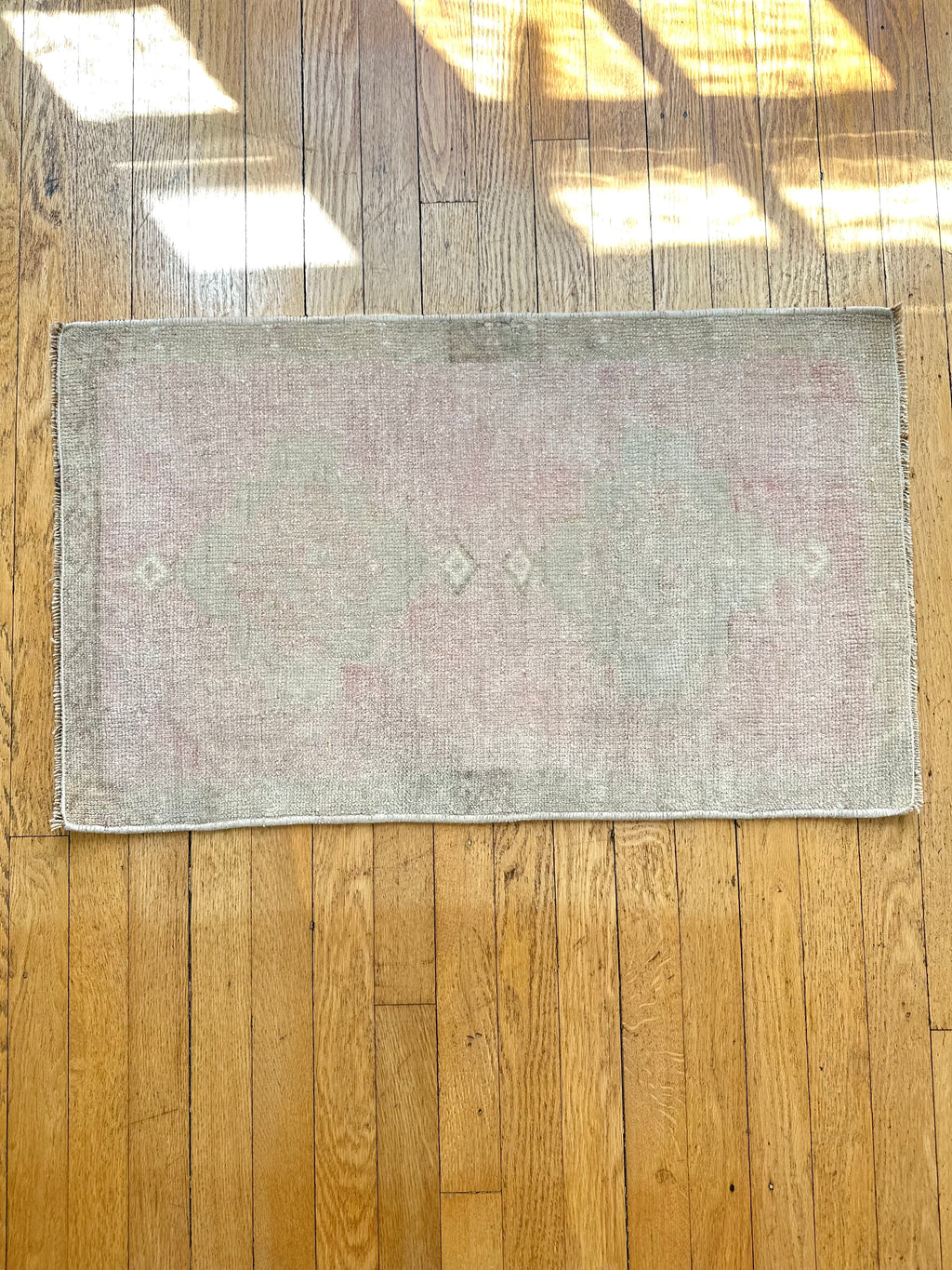 Vintage Turkish Oushak Rug - Neutral & Pink