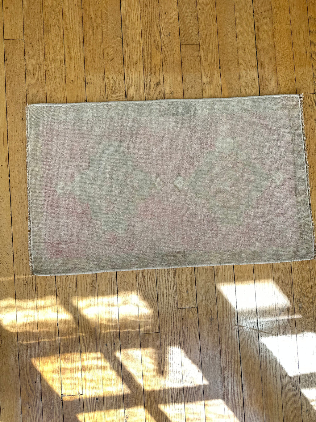 Vintage Turkish Oushak Rug - Neutral & Pink