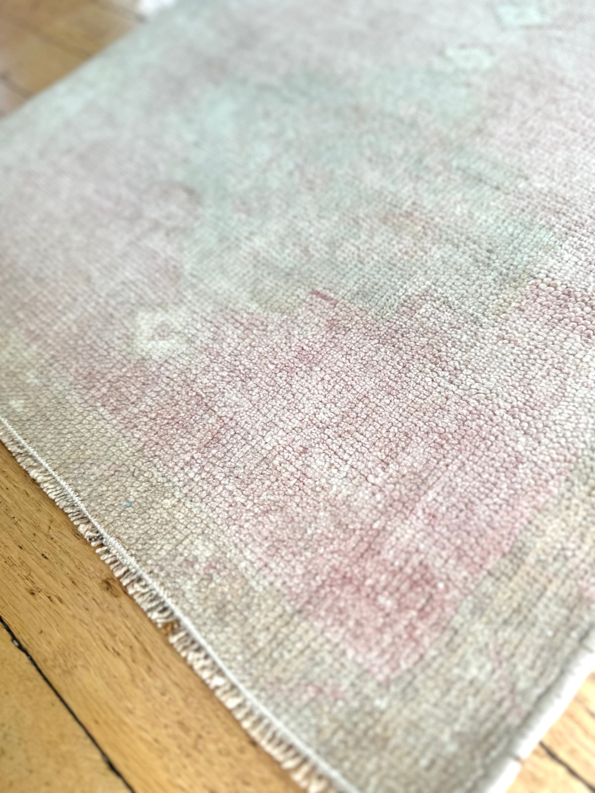Vintage Turkish Oushak Rug - Neutral & Pink