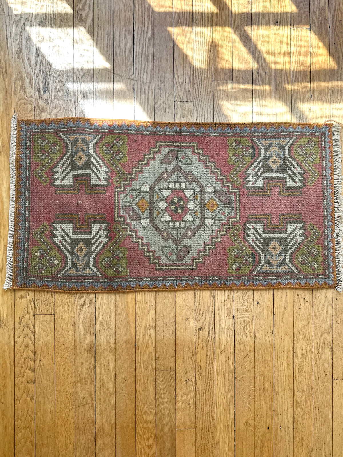 Vintage Turkish Oushak Rug - Red Multi