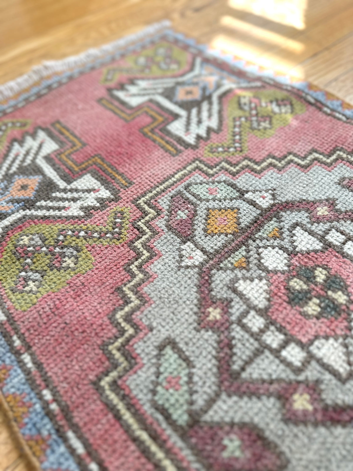 Vintage Turkish Oushak Rug - Red Multi