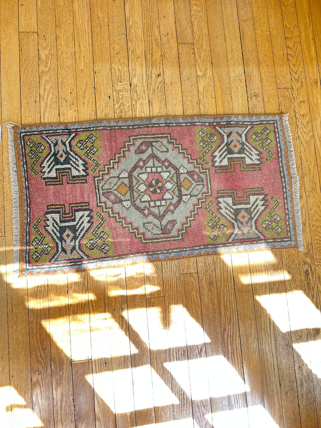 Vintage Turkish Oushak Rug - Red Multi
