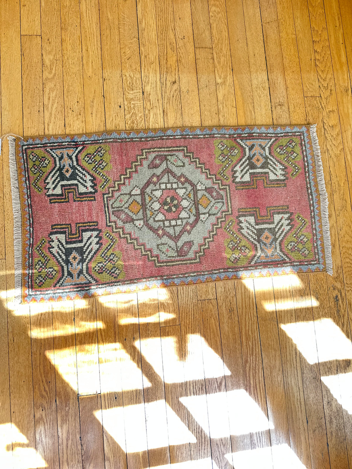 Vintage Turkish Oushak Rug - Red Multi